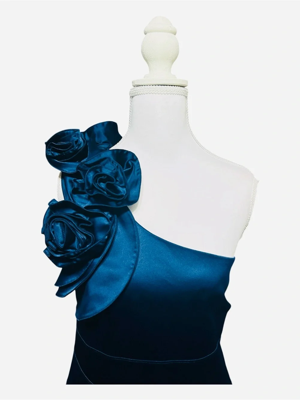 Jessica Simpson One-Shoulder Floral Applique Satin Dress in Deep Blue - Picture 3 of 11